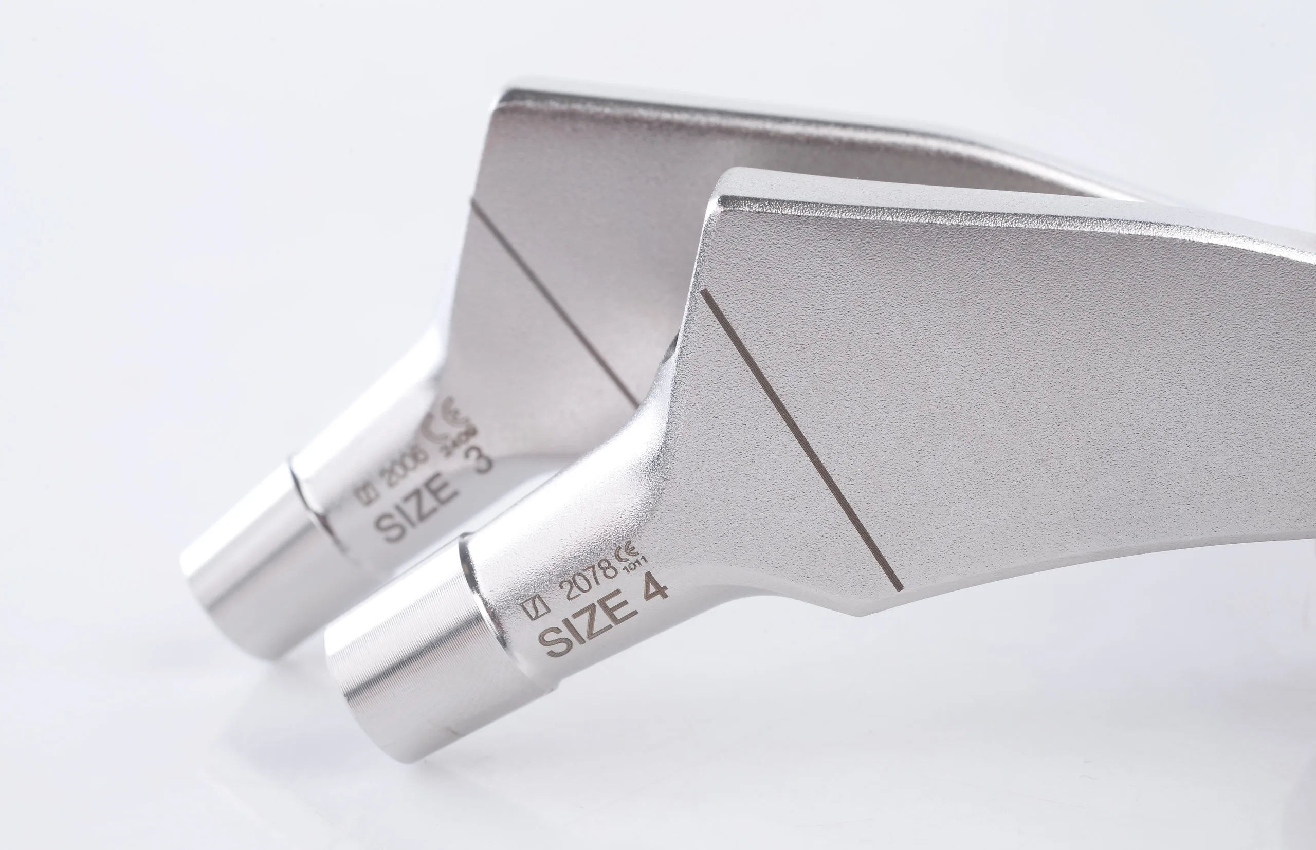 Pannon cementes, lateralizált csípőprotézis szár - Image 2